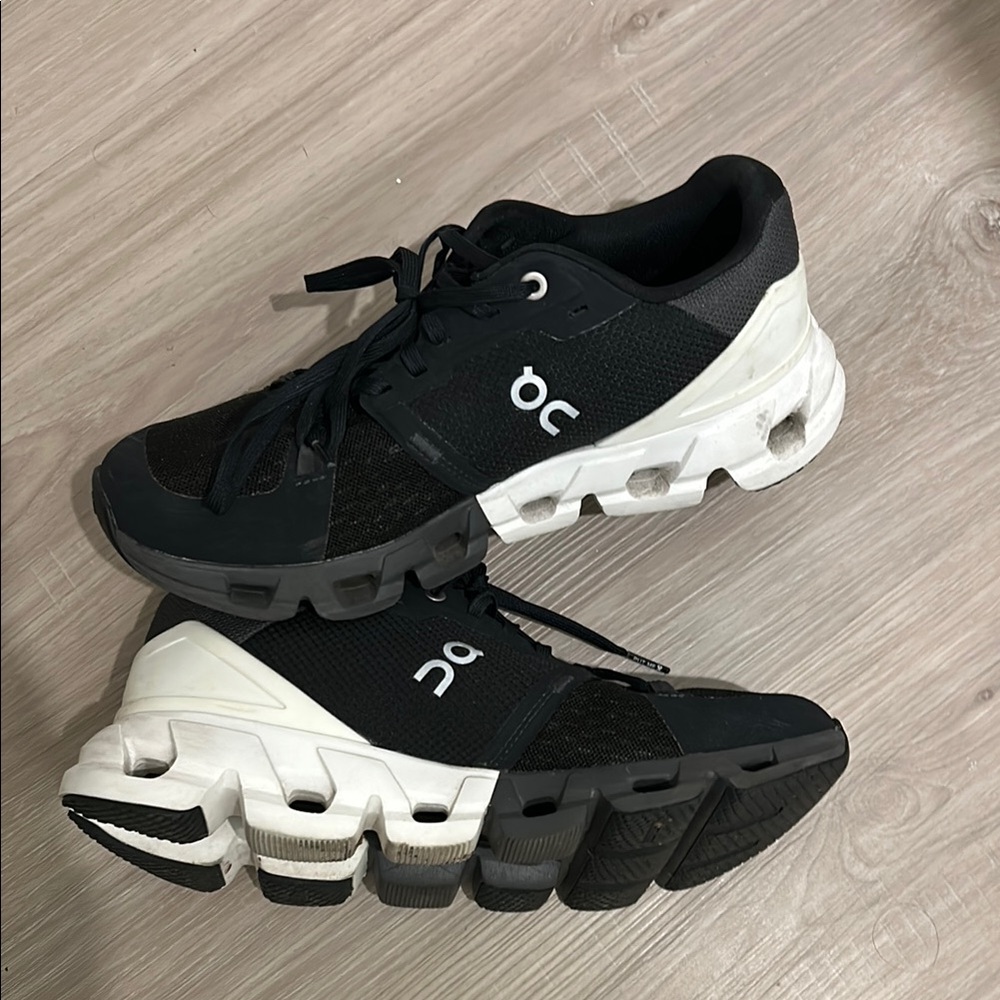 ON CLOUD Cloudflyer